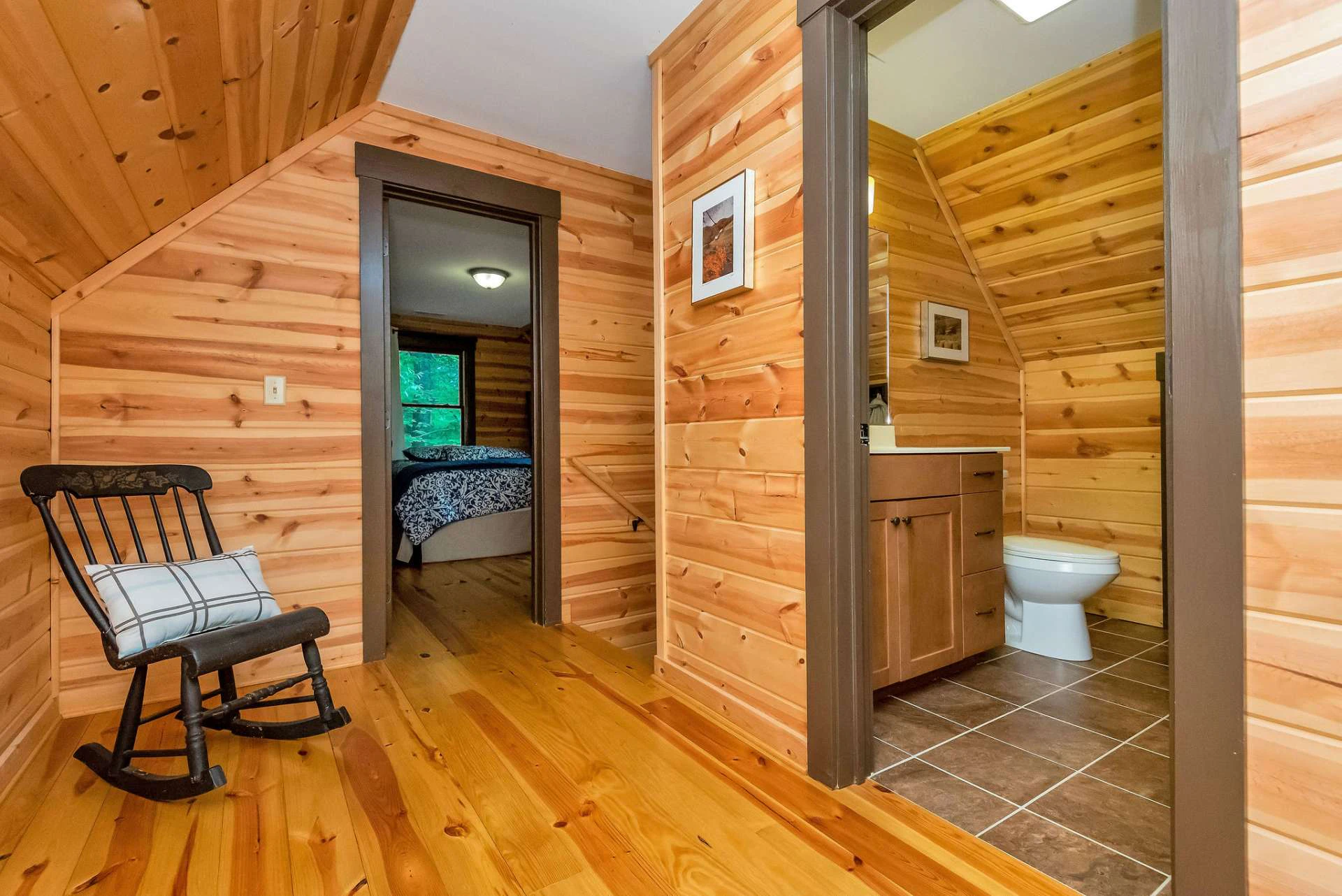 Image number 2 for the current listing